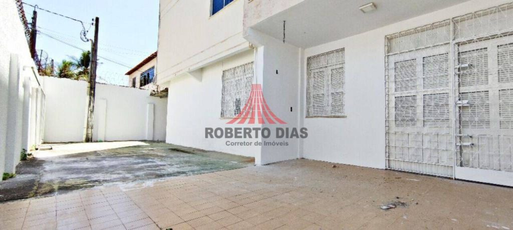 Apartamento térreo, Ed. Sabina, com 3 quartos  à venda, medindo 130 m² por R$ 280.000, Fortaleza-Ceará