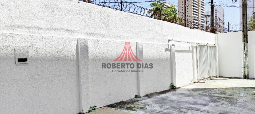 Apartamento térreo, Ed. Sabina, com 3 quartos  à venda, medindo 130 m² por R$ 280.000, Fortaleza-Ceará