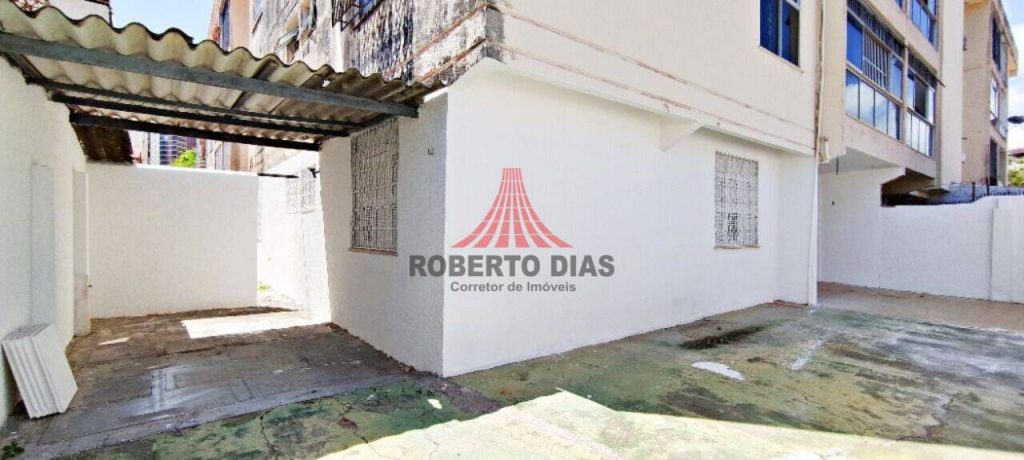 Apartamento térreo, Ed. Sabina, com 3 quartos  à venda, medindo 130 m² por R$ 280.000, Fortaleza-Ceará