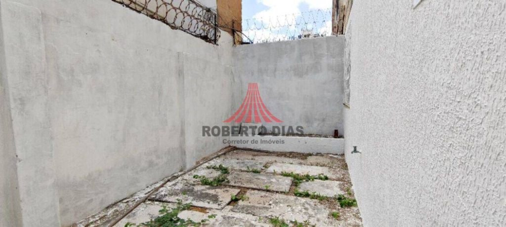 Apartamento térreo, Ed. Sabina, com 3 quartos  à venda, medindo 130 m² por R$ 280.000, Fortaleza-Ceará