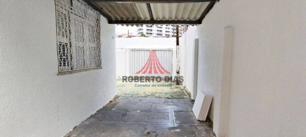 Apartamento térreo, Ed. Sabina, com 3 quartos  à venda, medindo 130 m² por R$ 280.000, Fortaleza-Ceará