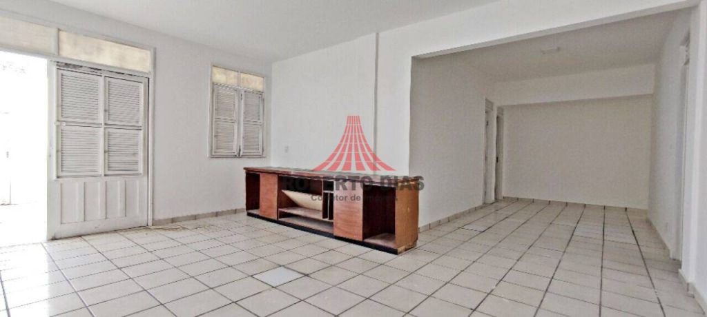 Apartamento térreo, Ed. Sabina, com 3 quartos  à venda, medindo 130 m² por R$ 280.000, Fortaleza-Ceará