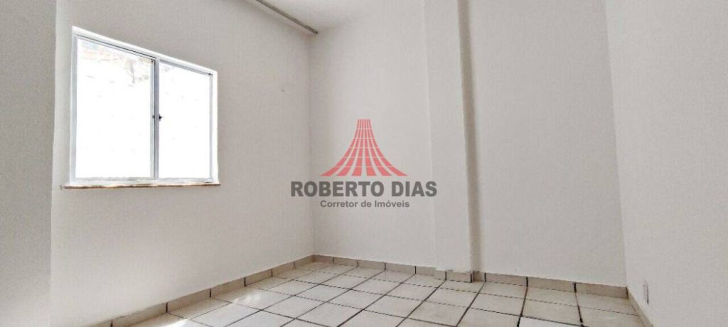 Apartamento térreo, Ed. Sabina, com 3 quartos  à venda, medindo 130 m² por R$ 280.000, Fortaleza-Ceará