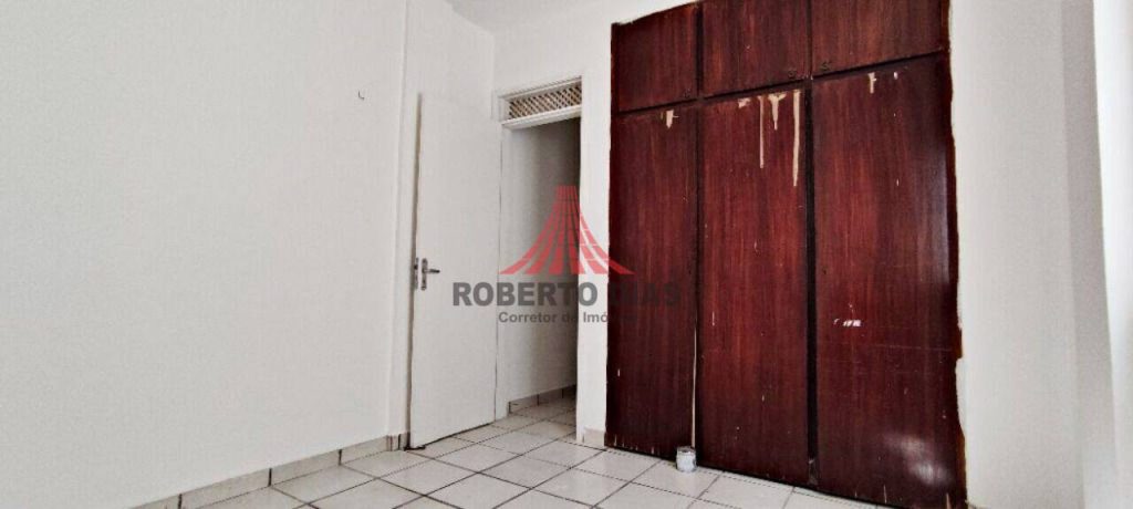 Apartamento térreo, Ed. Sabina, com 3 quartos  à venda, medindo 130 m² por R$ 280.000, Fortaleza-Ceará