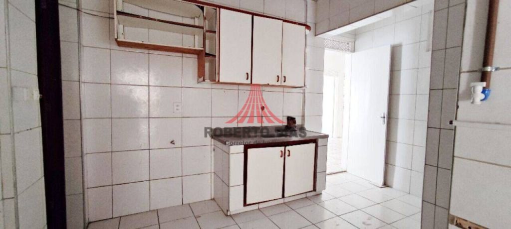 Apartamento térreo, Ed. Sabina, com 3 quartos  à venda, medindo 130 m² por R$ 280.000, Fortaleza-Ceará