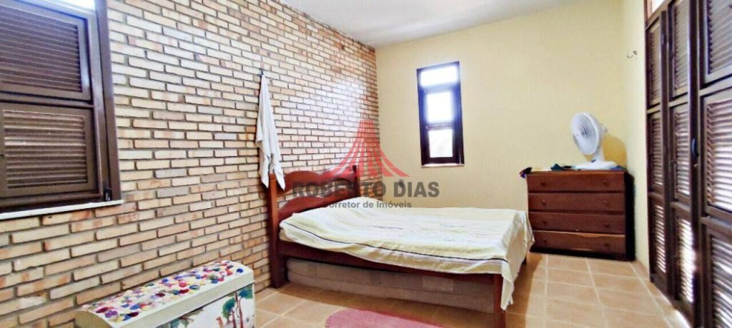 Casa com 4 Quartos e 3 banheiros à Venda, 186,86m² por R$ 350.000 , Praia do Presídio , Aquiraz-Ceará.