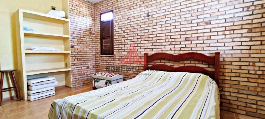 Casa com 4 Quartos e 3 banheiros à Venda, 186,86m² por R$ 350.000 , Praia do Presídio , Aquiraz-Ceará.